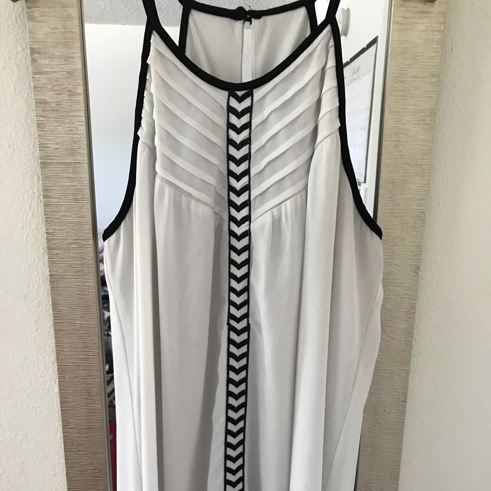 Dress - Picture 3 of 3